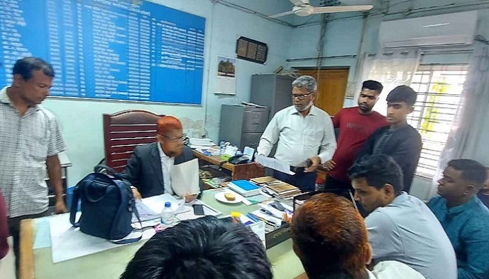 প্রশ্নপত্রে শেখ মুজিবকে স্বাধীনতার ঘোষক বলায় হট্টগোল