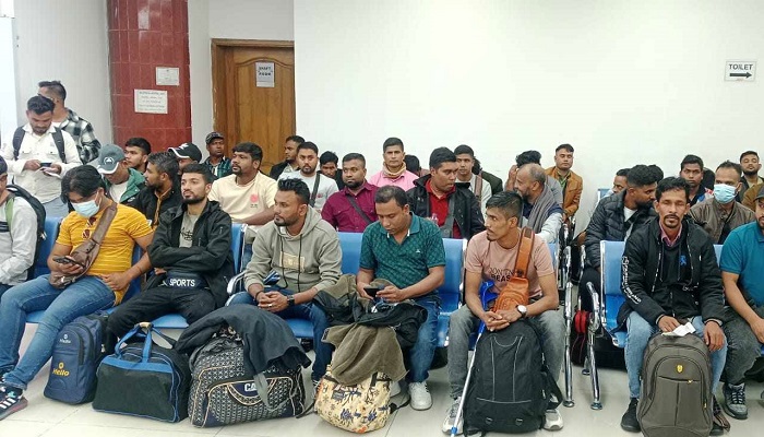 লেবানন থেকে দেশে ফিরেছেন ৭০ বাংলাদেশি