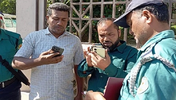 শিল্পকলায় নাট্যকর্মীদের ওপর হামলার ঘটনায় আটক ২
