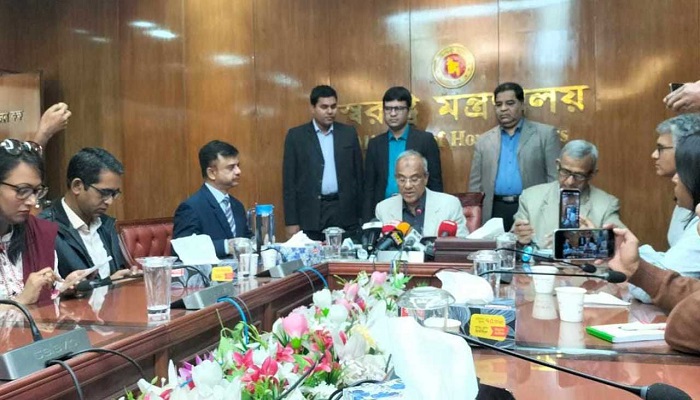 পাঁচ কার্যদিবসে বিডিআর হত্যাকাণ্ডের তদন্ত কমিটি: স্বরাষ্ট্র উপদেষ্টা 