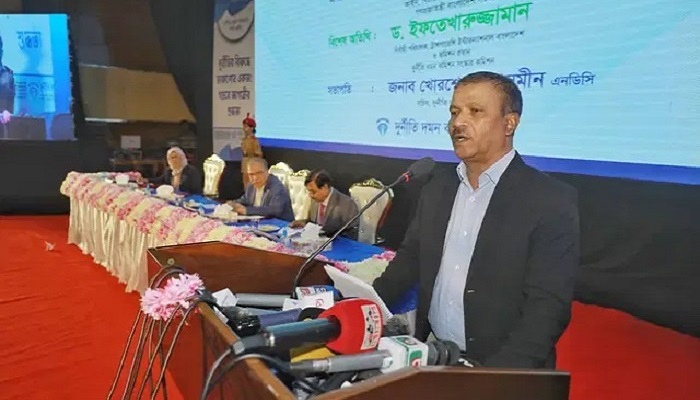 বিচার বিভাগ ও দুদক শেখ হাসিনার দাসে পরিণত হয়েছিল : আসিফ নজরুল