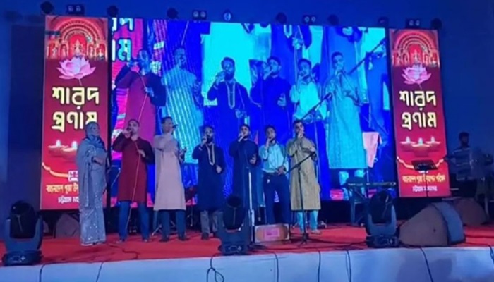 পূজামণ্ডপে ইসলামি গান পরিবেশনায় তোলপাড়
