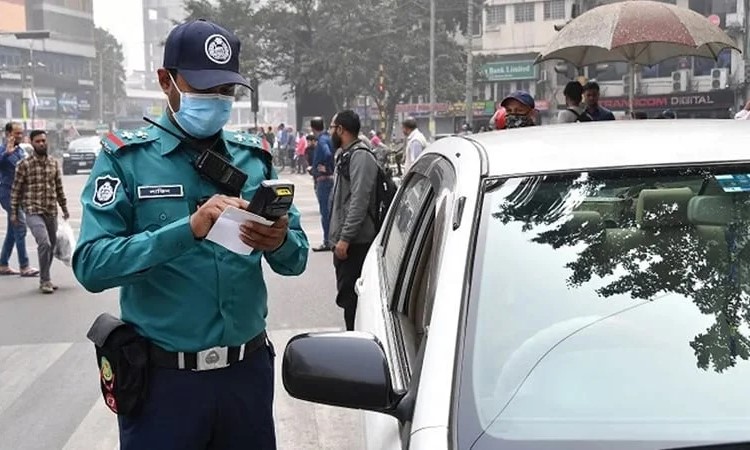 রাজধানীতে ট্রাফিক আইন লঙ্ঘনে ডিএমপির ১৭৬৫ মামলা